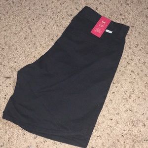 Women Levi’s Classic Shorts Black NWT Sz 4(27)